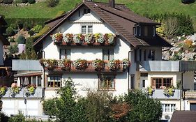 Gaestehaus Und Ferienwohnung Baechle
